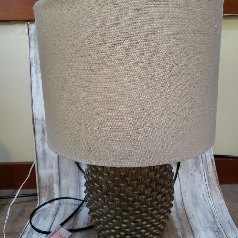 Golden pineapple lamp - Picture 2 of 7